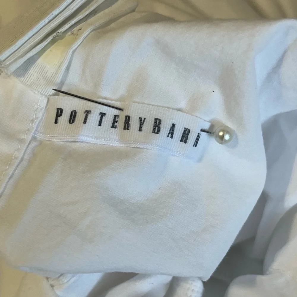 POTTERY BARN KING SIZE GRAND ORGANIC PERCALE DUVET COVER AND SHAMS, WHITE/SILVER